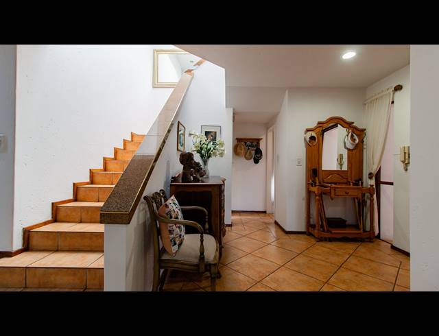 4 BEDROOM TOWNHOUSE FOR SALE IN MORNING HILL